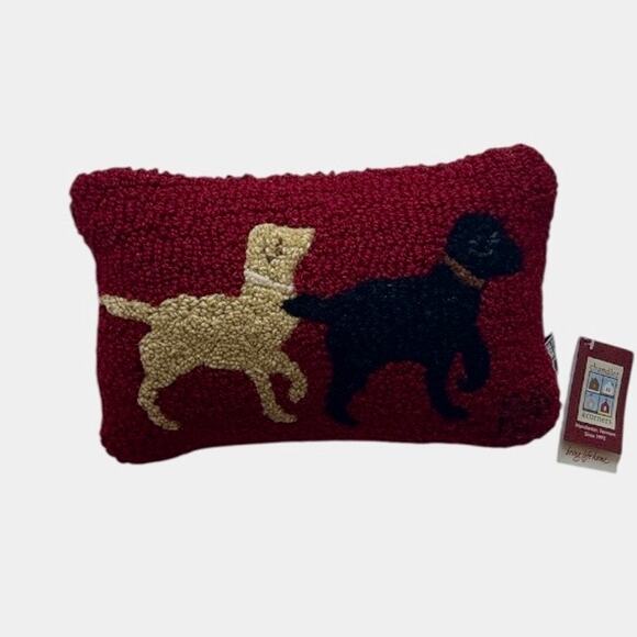 Chandler 4 Corners Hooked Wool Labrador Pillow – Red Dog Accent Cushion - Picture 1 of 4